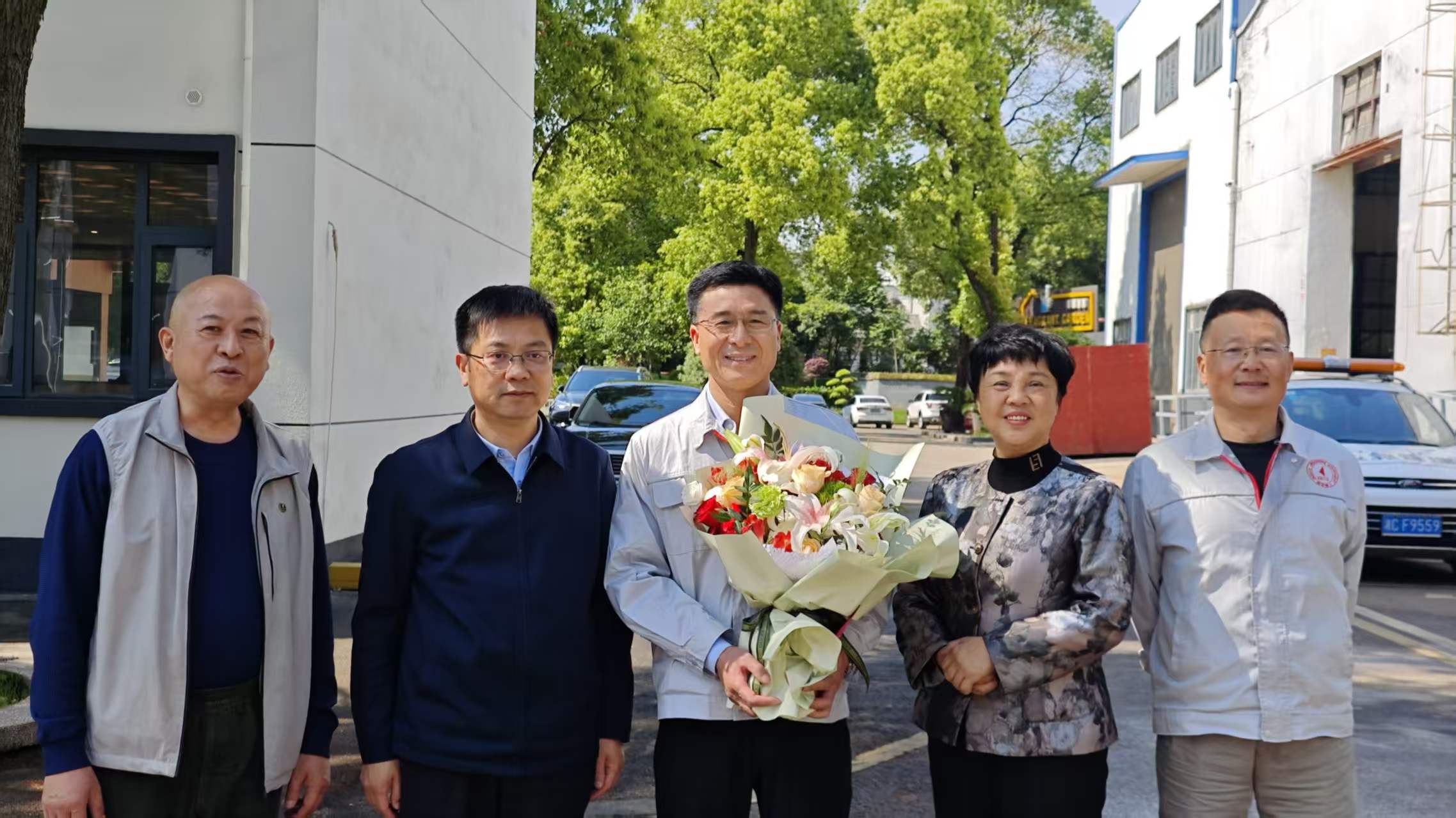 雨湖区区委书记陈小平一行走访乐动在线登录-乐动（中国）-乐动公司